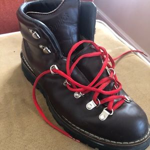 Danner Mountain Light Size 11 EE, Gore Tex